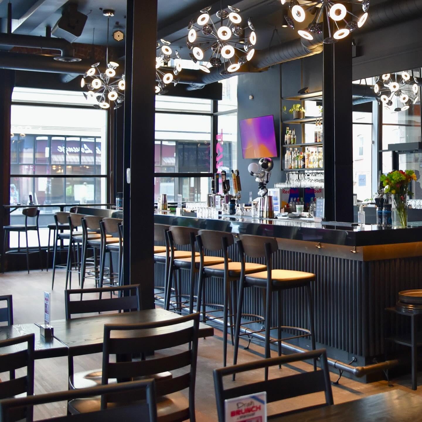 Stardust Bar + Kitchen