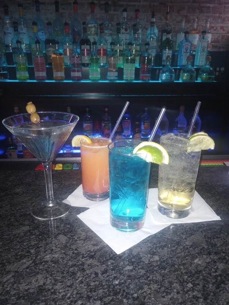 Flixx Lounge & Cabaret Bar